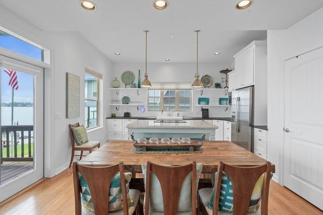 650 Dove Island, Livingston, TX 77351