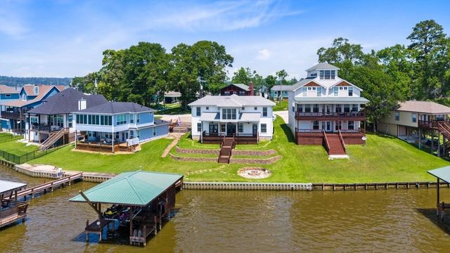 650 Dove Island, Livingston, TX 77351