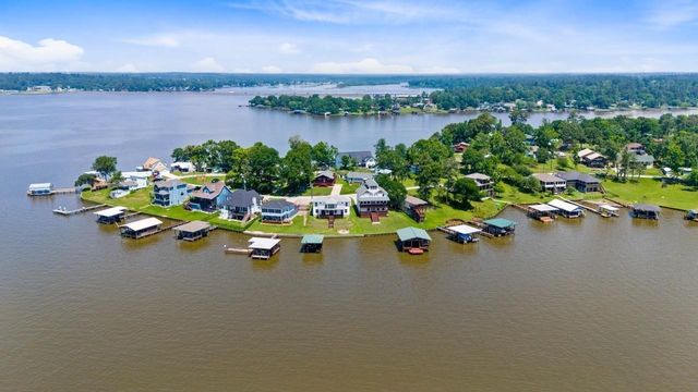 650 Dove Island, Livingston, TX 77351