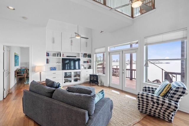 650 Dove Island, Livingston, TX 77351