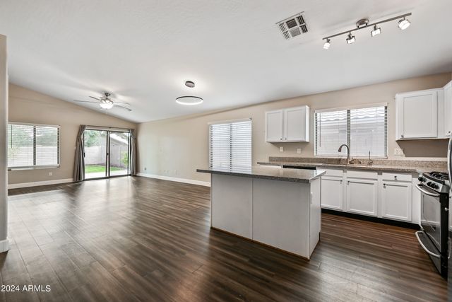 8775 W ADAM Avenue, Peoria, AZ 85382