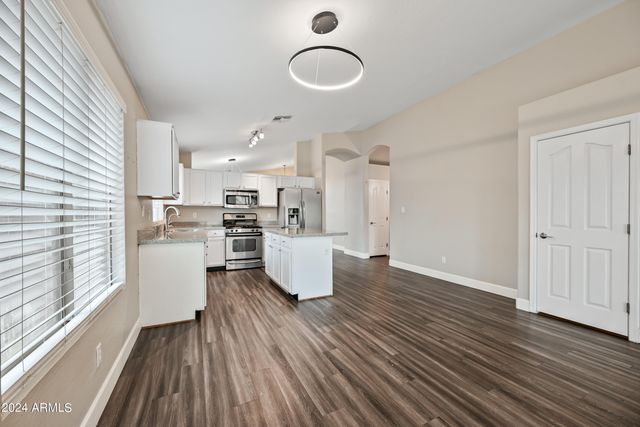 8775 W ADAM Avenue, Peoria, AZ 85382