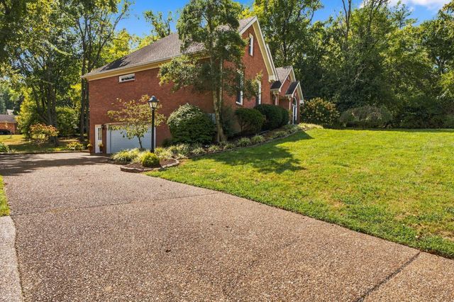 8207 Poplar Creek Rd, Nashville, TN 37221