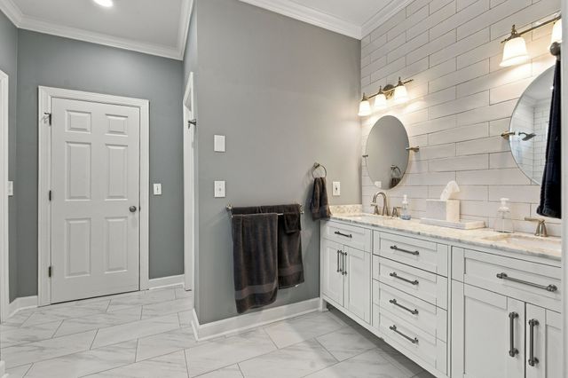 8207 Poplar Creek Rd, Nashville, TN 37221