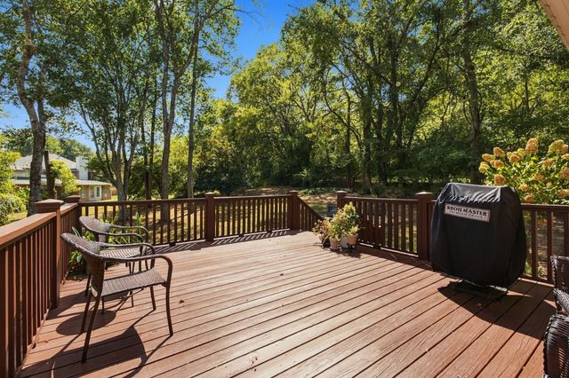 8207 Poplar Creek Rd, Nashville, TN 37221