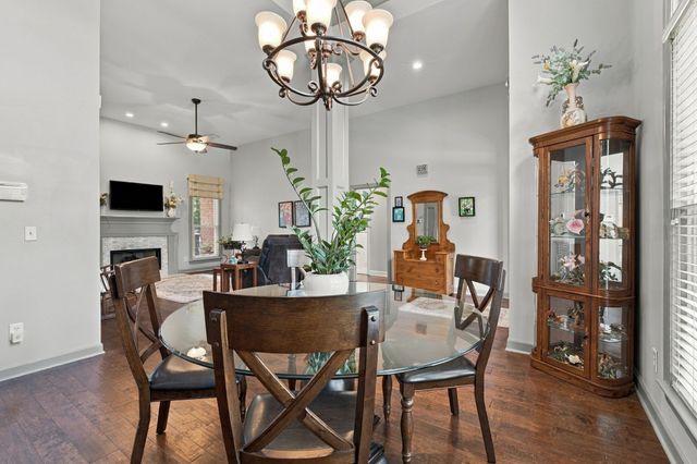 8207 Poplar Creek Rd, Nashville, TN 37221