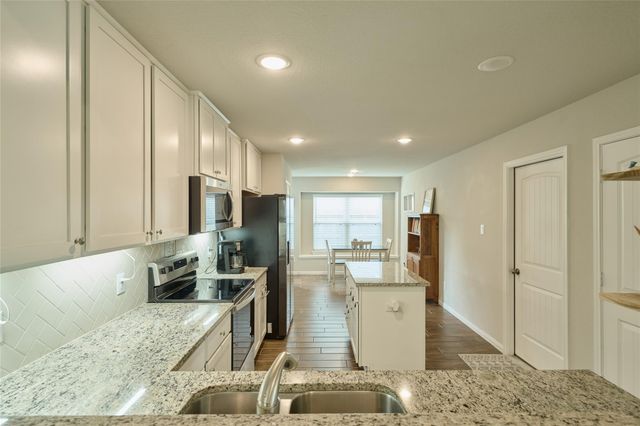 4234 Windswept Drive, Montgomery, TX 77356