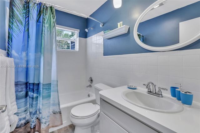 222 SE 11th Ct, Deerfield Beach, FL 33441