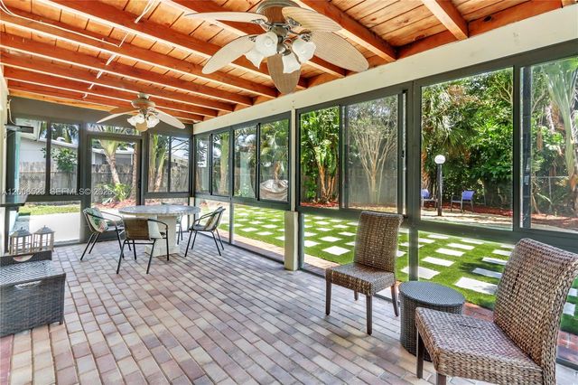 222 SE 11th Ct, Deerfield Beach, FL 33441