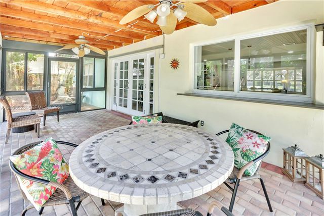 222 SE 11th Ct, Deerfield Beach, FL 33441