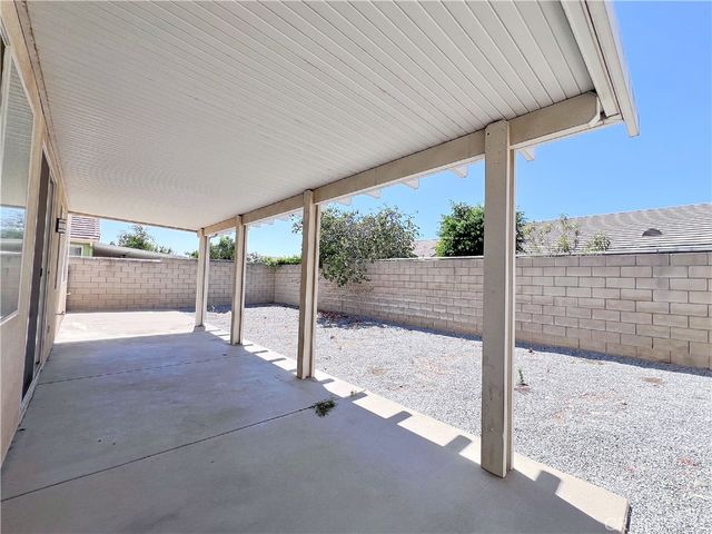 6968 Julian, Fontana, CA 92336