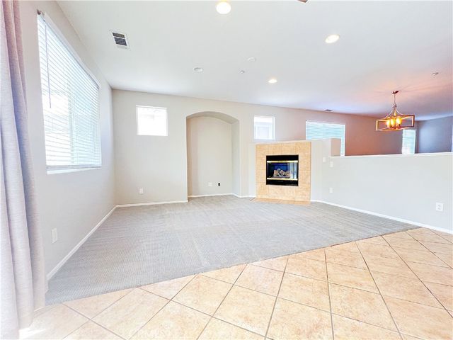 6968 Julian, Fontana, CA 92336