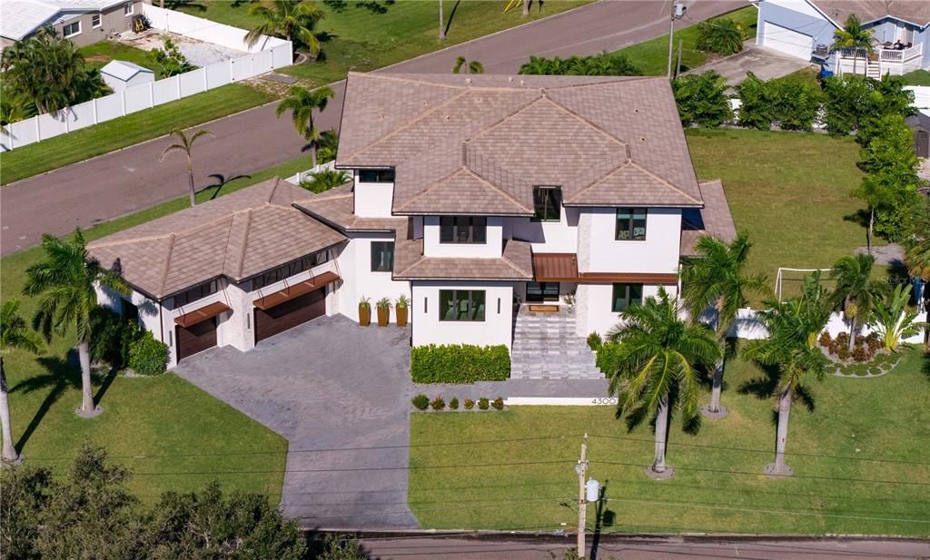 4300 BAYSHORE BOULEVARD NE, St Petersburg, FL 33703