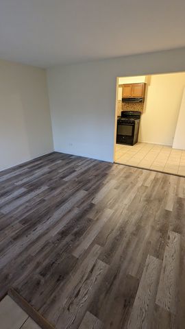 8500 S 85th Court 14, Hickory Hills, IL 60457