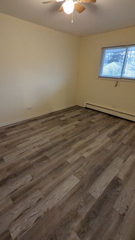 8500 S 85th Court 14, Hickory Hills, IL 60457