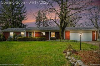 717 Sandstone Drive, Rochester Hills, MI 48309