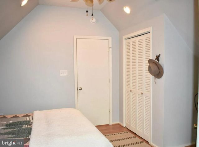 221 S HONEYSUCKLE LN, Madison, VA 22727