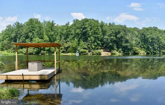221 S HONEYSUCKLE LN, Madison, VA 22727