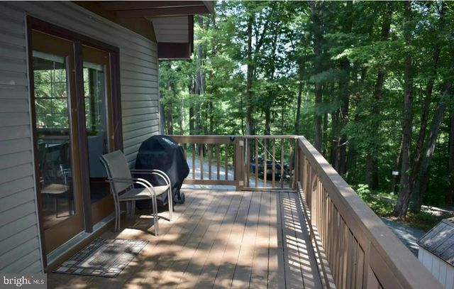 221 S HONEYSUCKLE LN, Madison, VA 22727