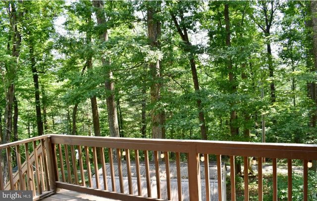 221 S HONEYSUCKLE LN, Madison, VA 22727