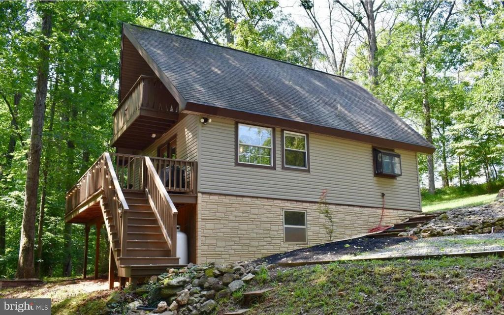 221 S HONEYSUCKLE LN, Madison, VA 22727