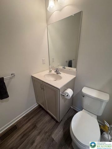 1128 Twin Ponds Road, Upper Macungie Twp, PA 18031