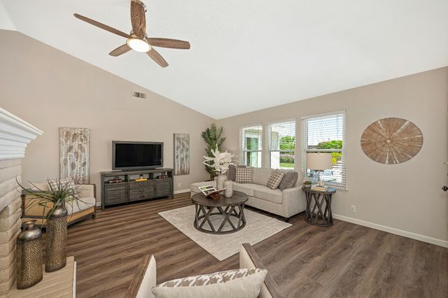 1436 Vista Creek Dr, Roseville, CA 95661