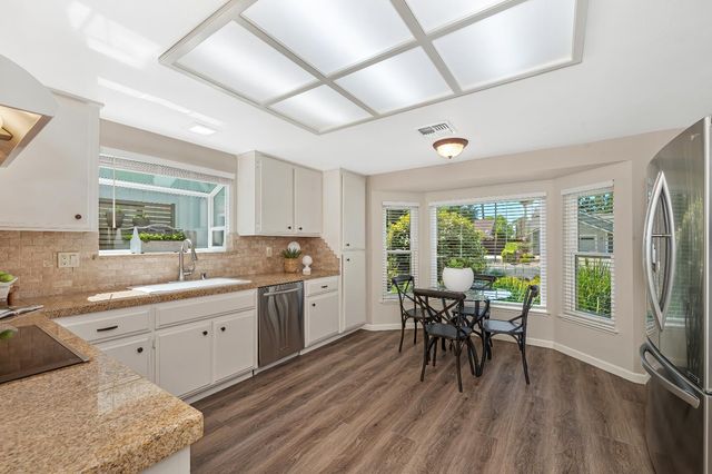 1436 Vista Creek Dr, Roseville, CA 95661