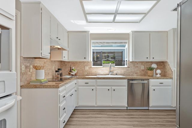 1436 Vista Creek Dr, Roseville, CA 95661