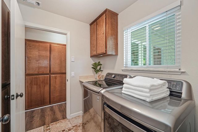 1436 Vista Creek Dr, Roseville, CA 95661