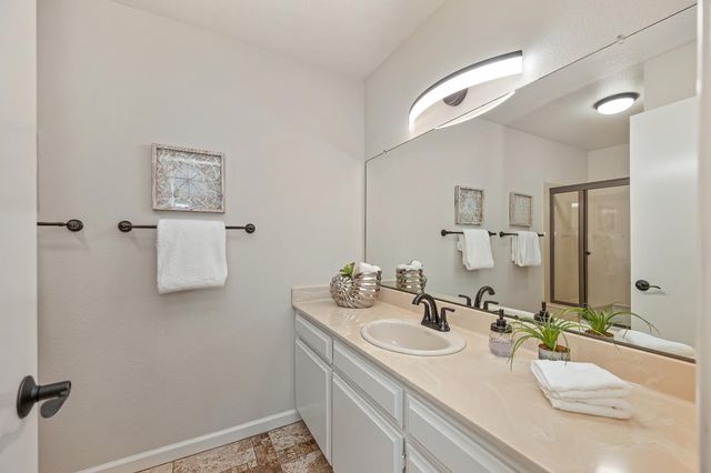 1436 Vista Creek Dr, Roseville, CA 95661