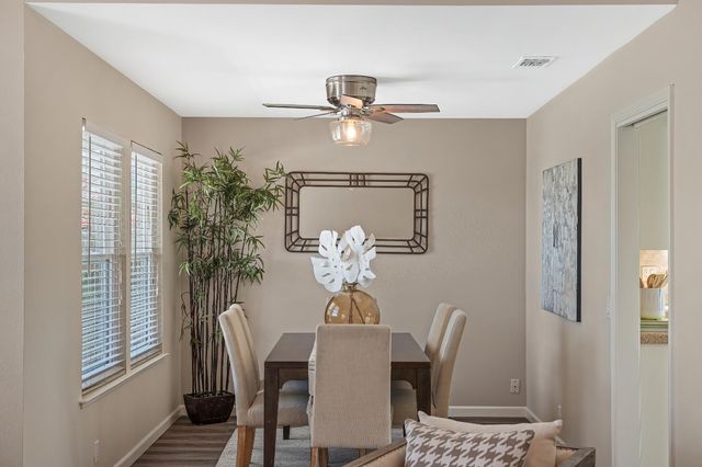 1436 Vista Creek Dr, Roseville, CA 95661