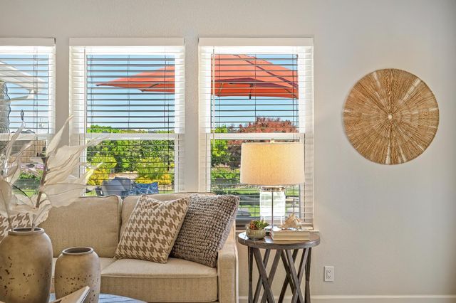 1436 Vista Creek Dr, Roseville, CA 95661