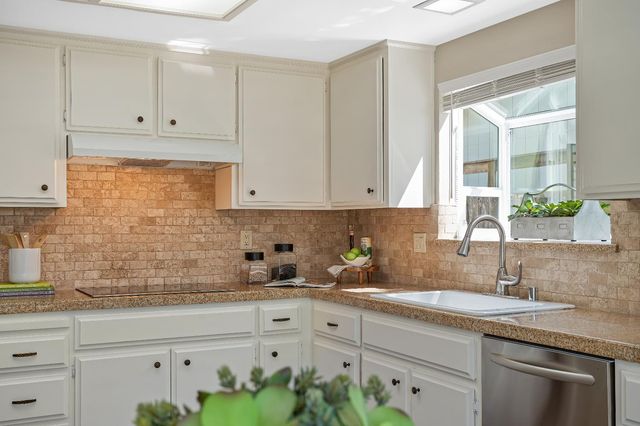 1436 Vista Creek Dr, Roseville, CA 95661