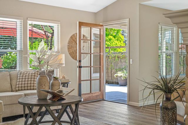 1436 Vista Creek Dr, Roseville, CA 95661