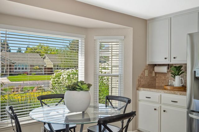 1436 Vista Creek Dr, Roseville, CA 95661