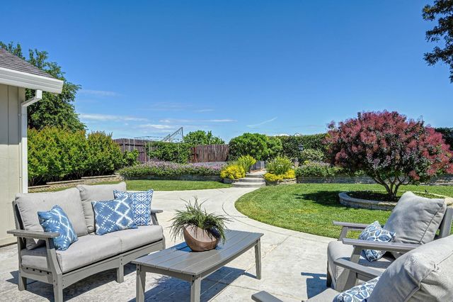 1436 Vista Creek Dr, Roseville, CA 95661