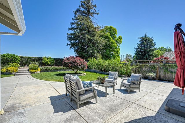 1436 Vista Creek Dr, Roseville, CA 95661