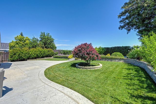 1436 Vista Creek Dr, Roseville, CA 95661