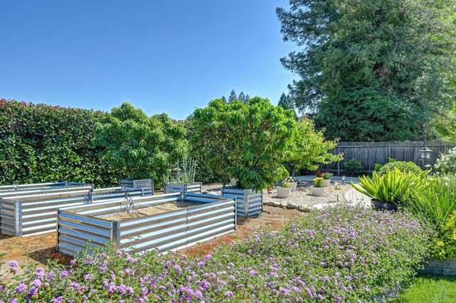 1436 Vista Creek Dr, Roseville, CA 95661