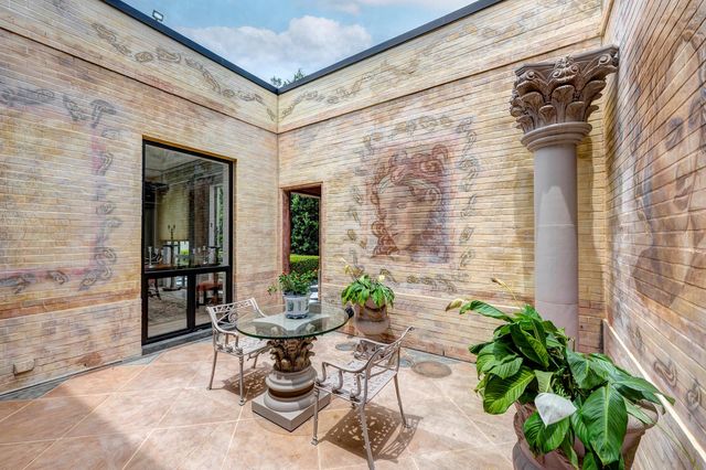 1814 Larchmont Road, Houston, TX 77019