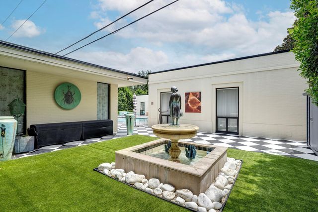 1814 Larchmont Road, Houston, TX 77019