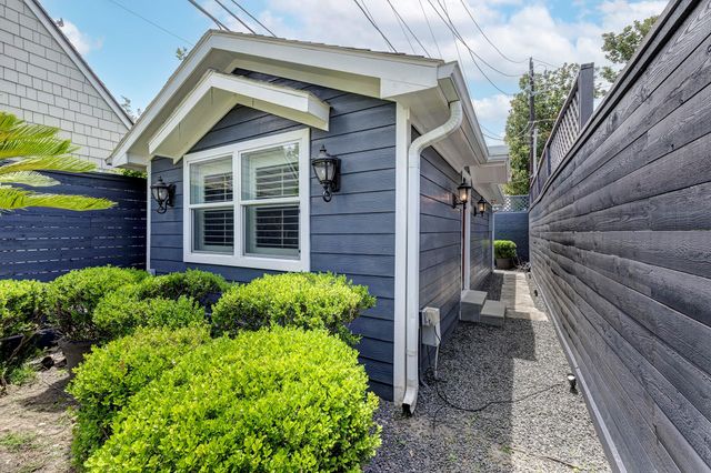 1814 Larchmont Road, Houston, TX 77019