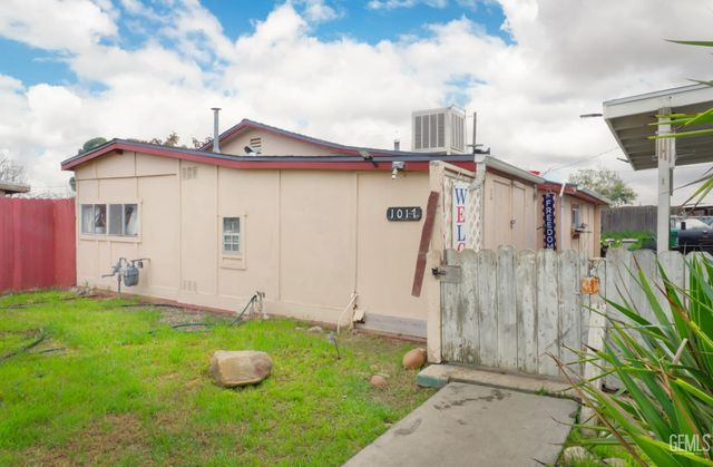 1017 Curtis Drive, Bakersfield, CA 93307