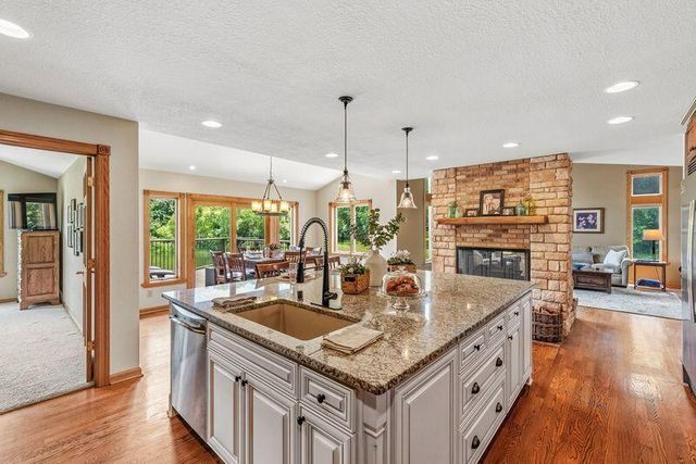 960 S Wayfare TRAIL, Summit, WI 53066