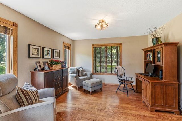 960 S Wayfare TRAIL, Summit, WI 53066