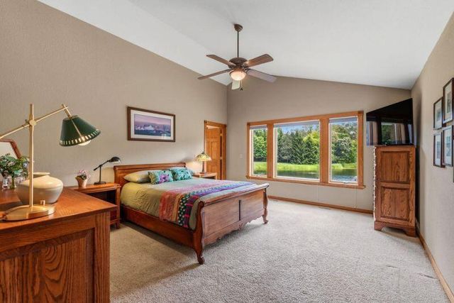 960 S Wayfare TRAIL, Summit, WI 53066