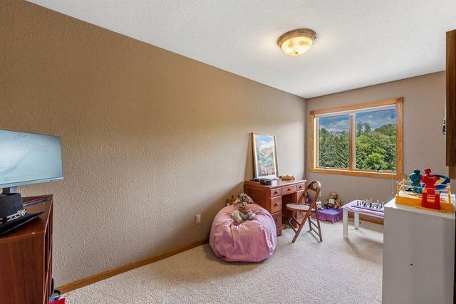 960 S Wayfare TRAIL, Summit, WI 53066