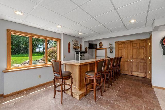 960 S Wayfare TRAIL, Summit, WI 53066