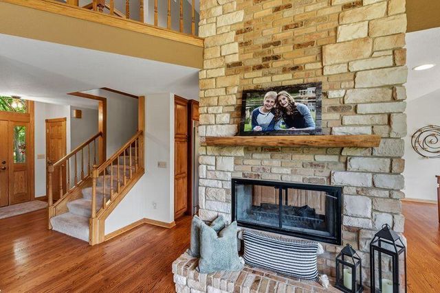 960 S Wayfare TRAIL, Summit, WI 53066